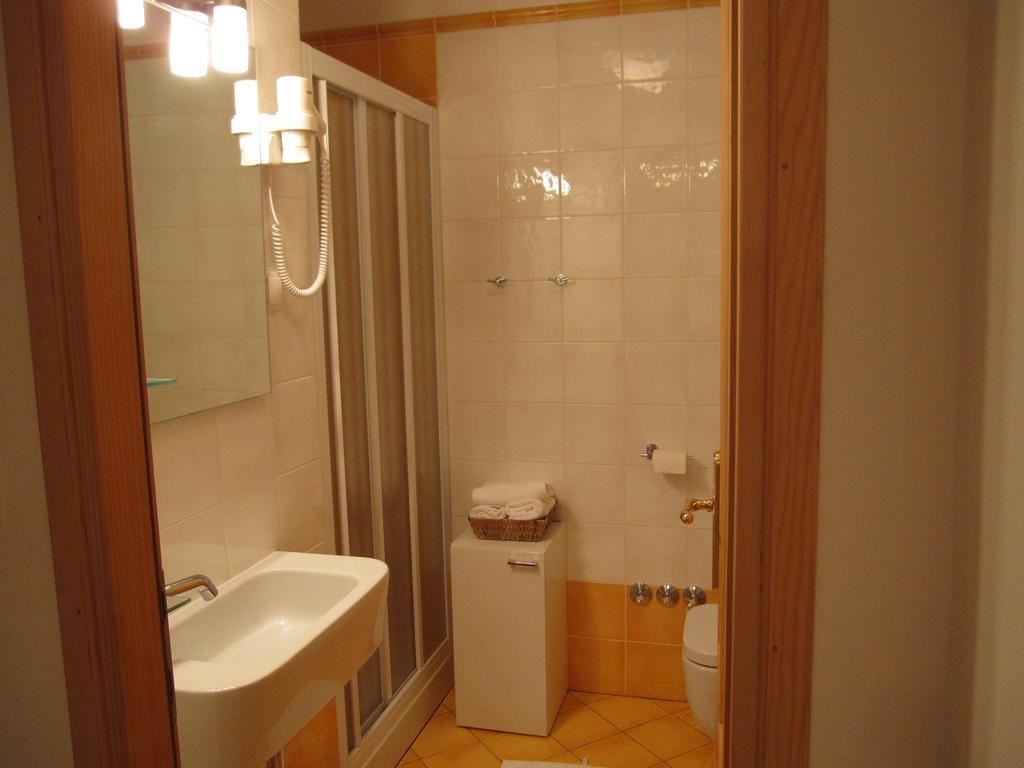 Villa Delina Banjol Habitación foto